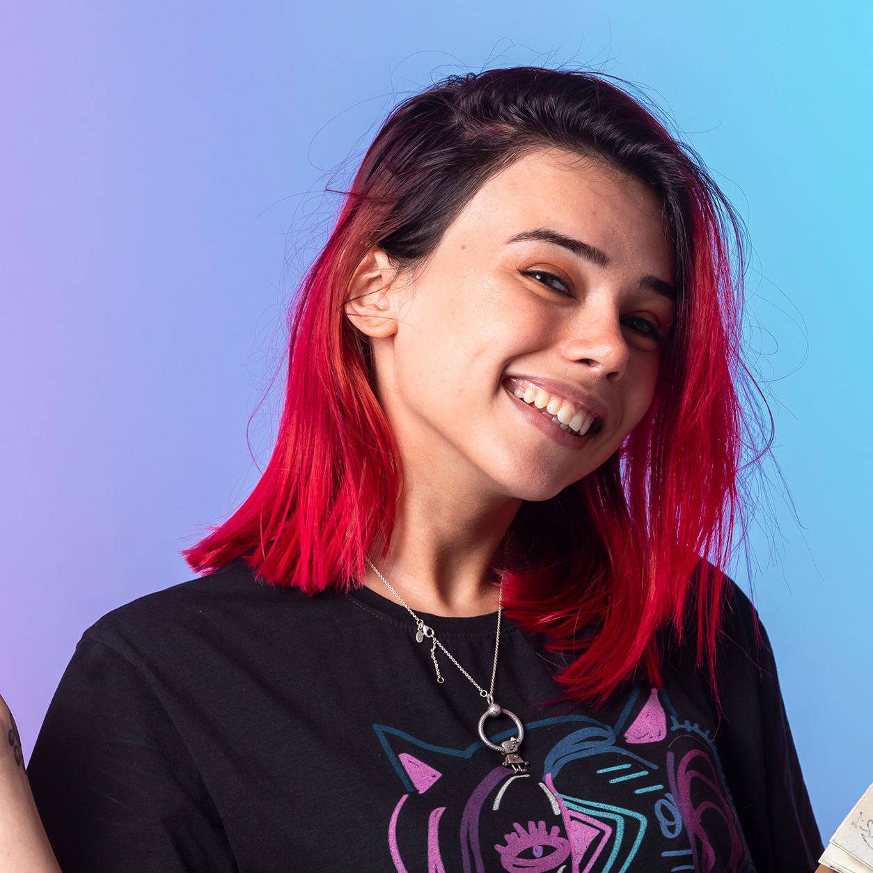Retrato de Nathália Schmidt, jornalista e redatora do Rapha Studio